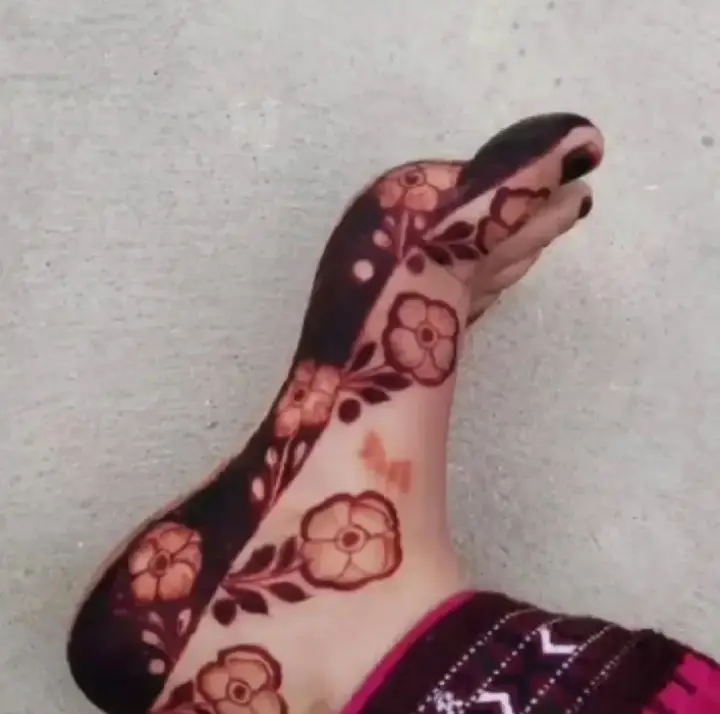 Cone Mehndi pack of 12 , bridal cone mehndi,high quality cone mehndi - Image 3